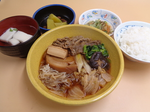 11月8日　牛すき焼きの温泉卵添え.JPG