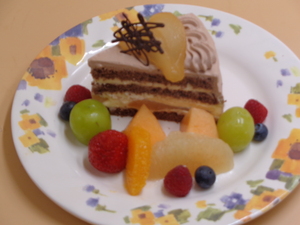 11月9日　ケーキフルーツ盛り.JPG