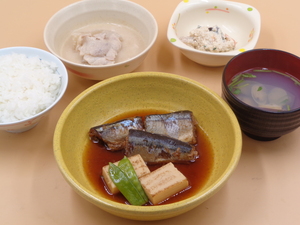 1月21日 骨まで食べられる秋刀魚の梅煮.JPG