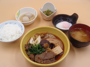 1月28日　牛すき焼き温泉卵添え.JPG