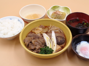 2月12日　牛すき焼きの温泉卵添え.JPG