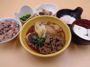 3月1日　牛すき焼き温泉卵添え.JPG