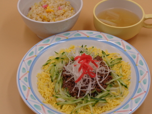 4月27日昼　盛岡名物じゃじゃ麺.JPG