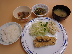 5月22日　記憶力アップメニュー鯖竜田揚げカレー風味.JPG