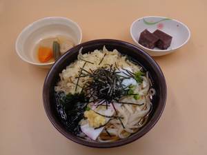 7月10日　冷やしたぬきうどん.JPG