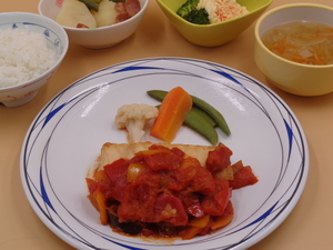 7月30日　カジキ鮪のステーキラタトゥイユソース.JPG