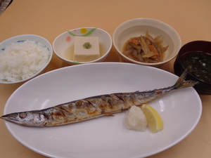 9月11日秋刀魚の塩焼き.JPG