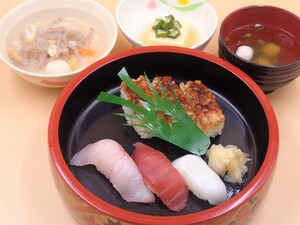 12月8日　にぎり寿司と鰻の押し寿司.jpg