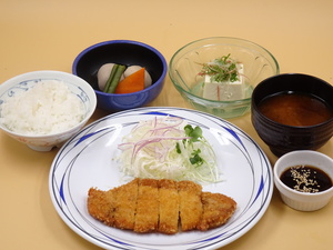 4月15日麦豚ロースのとんかつ.JPG