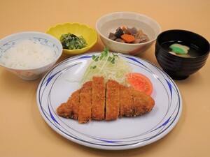 5月2日　麦豚ロースのとんかつ.jpg