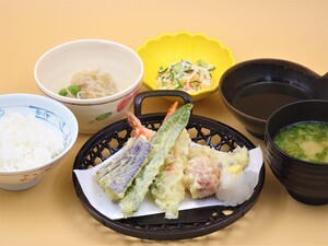 7月19日　野菜天ぷらと海老の香味天ぷら盛り合わせ.JPG