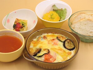 8月15日　美味鶏と夏野菜のグラタン.JPG