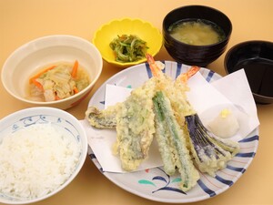 10月28日　海老と秋刀魚の香味揚げ天ぷら.jpg