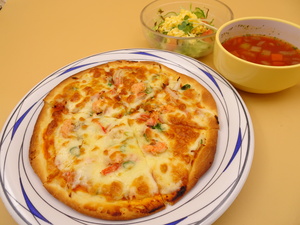 1月14日　蟹フレークと釜揚げしらすのピザ.JPG