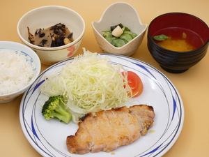 4月12日　麦豚ロースの味噌漬け焼き.JPG