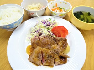 3月3日夕食豚肉のソテー.jpg