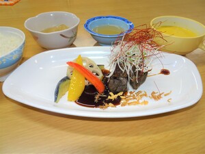 2024.6.21 牛ホホ肉の軟らか煮~黒酢ソース~.JPG
